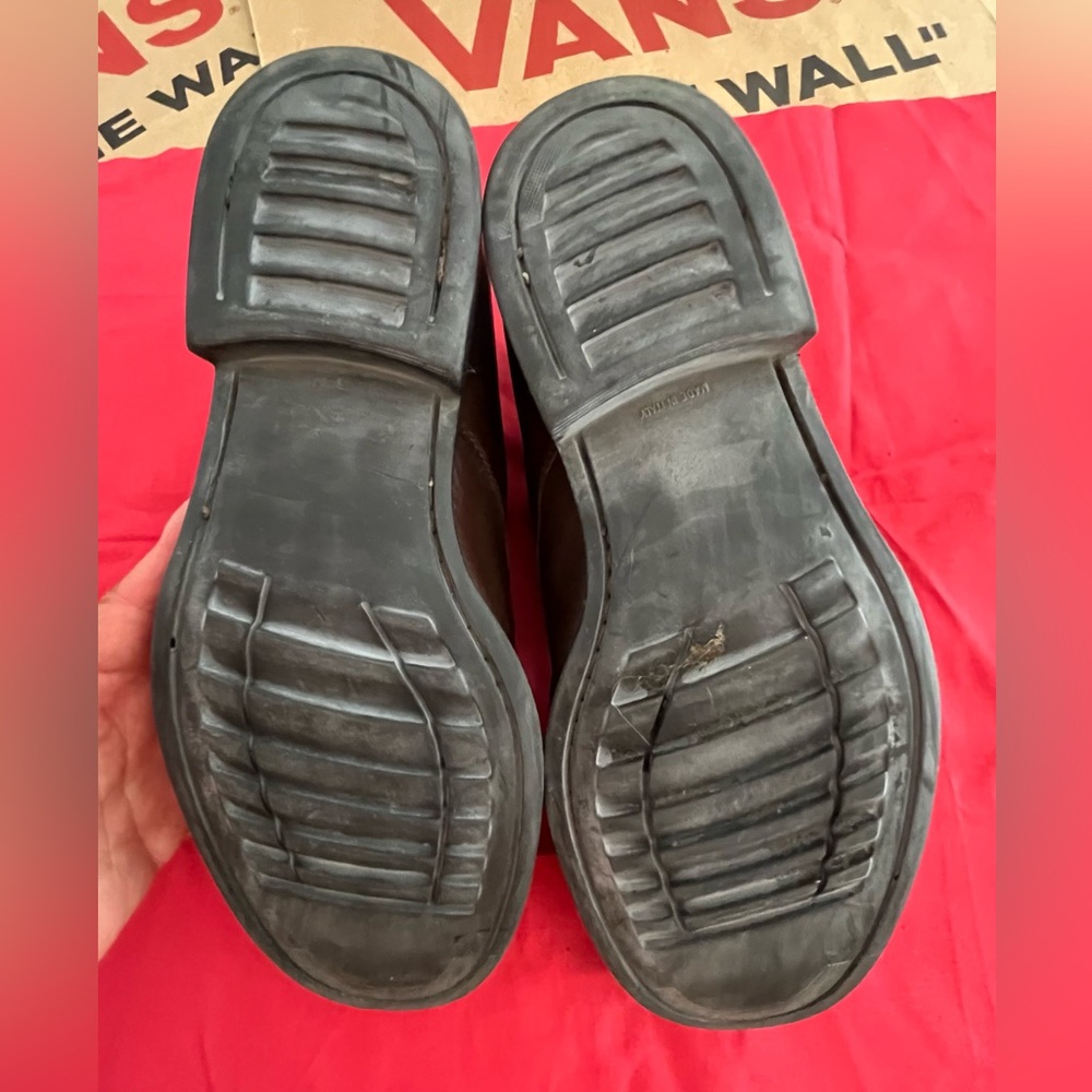 Shoes - Picture 4 of 6